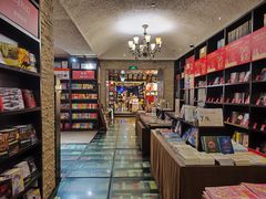 -钟书阁(松江泰晤士小镇店)