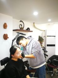 -龙之吻专业刺青·手工耳洞·纹身去色