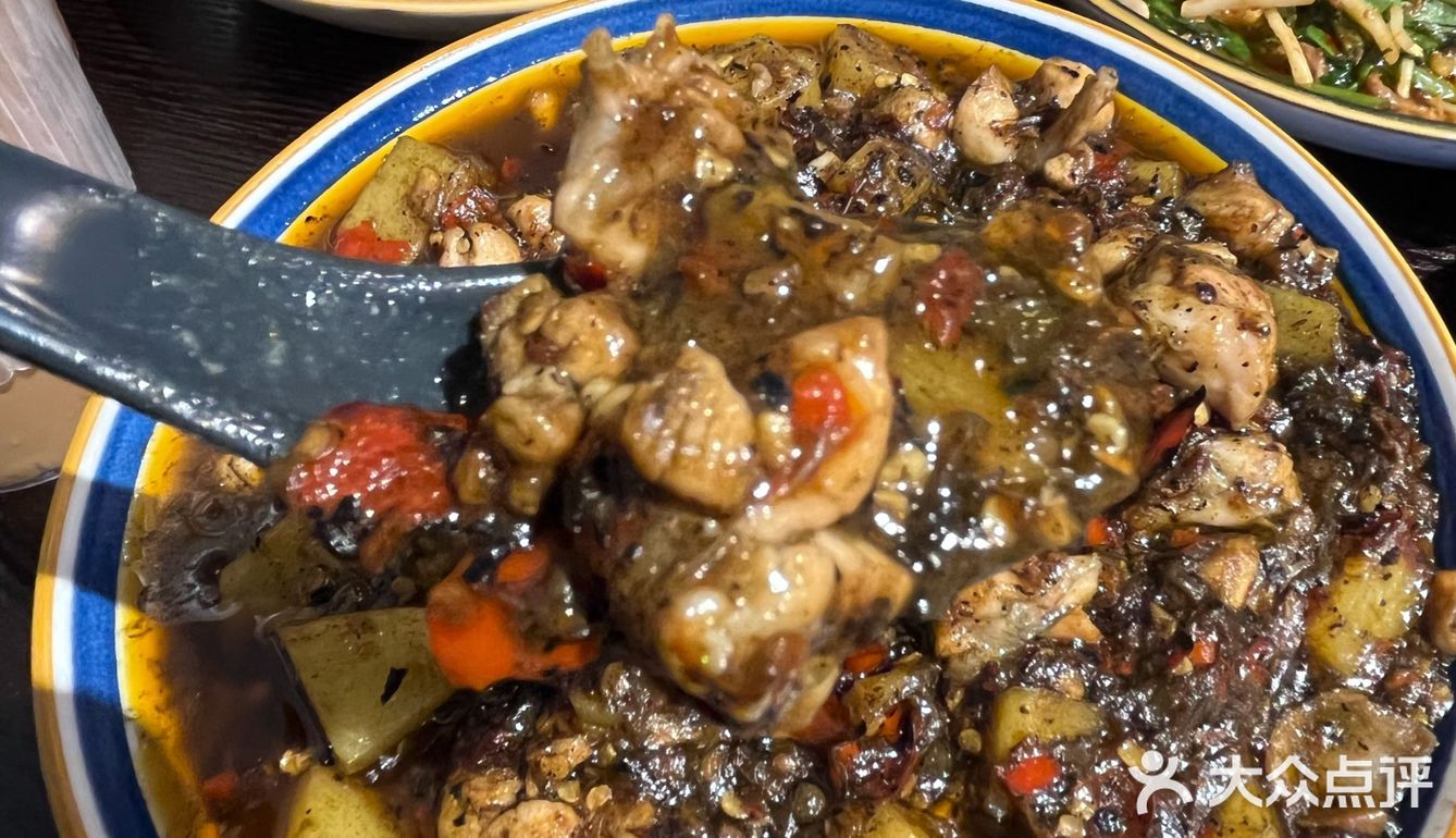藏在市中心的治愈店铺，旮沓食堂好拍又好吃
