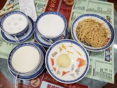 -赵记传承特色牛奶甜品(泉城广场店)