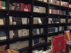 -钟书阁(松江泰晤士小镇店)