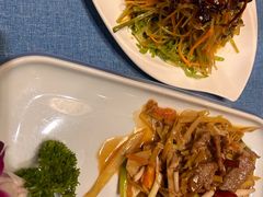 -香巴拉云南餐厅(华莱坞店)