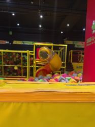 -蹦蹦跳跳(新奥购物中心店)