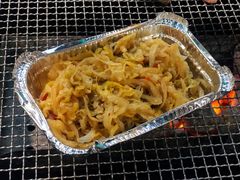 酸菜-马路牙子烧烤音乐酒馆(望京店)