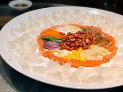 三文鱼鱼生捞起-猪肉婆私房菜(容桂总店)