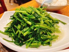 -侬佳蒸菜馆(听潮店)