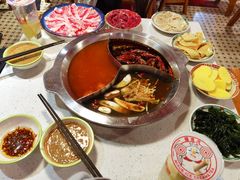 艳红酸辣三拼锅-陈艳红火锅菜·冒菜(簋街店)