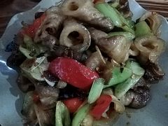 小镇回锅肉-老爹面川味小酒馆(阿什河街店)