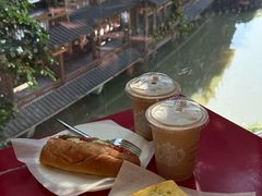 -星巴克(南宁民歌湖店)