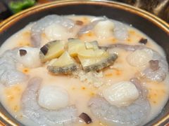 -老牌坊云南鱼豆花火锅(爱建店)