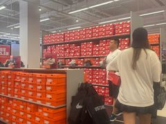 -NIKE 换季优惠店(上海青浦奥特莱斯)