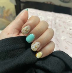 -吉吉靓甲美睫