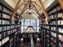 -钟书阁(松江泰晤士小镇店)