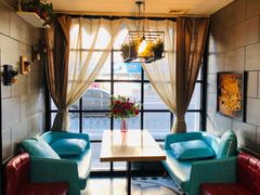 -愉肴麻辣香锅(中山路店)