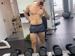 -GYMPLUS私教健身会馆(大悦城店)