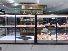 面包甜点陈列柜-奈雪的茶(新天地广场PRO店)