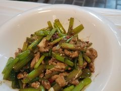 -红栌温泉山庄生态美食餐厅