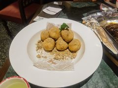 -新白鹿餐厅(湖滨银泰IN77C区店)