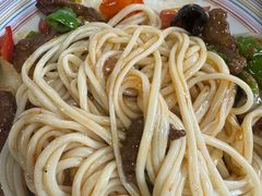 -歹歹的加个面过油肉拌面