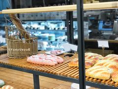 -焙丽拾光(麦凯乐直营店)