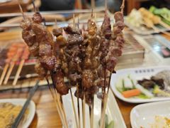 -哈尔滨小酒馆·鲜肉现穿自助烧烤(康新花园店)