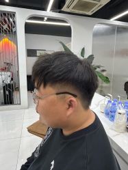 -尤司男士国潮理发馆