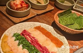 Sea Urchin and Sweet Shrimp Six-Color Hand Roll