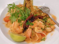 -Chom Cafe and Restaurant