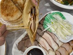 -李连贵熏肉美食酒楼(东市商贸店)