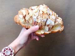 杏仁可颂-星巴克臻选(南京艾尚天地店)