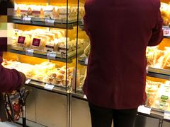 面包甜点陈列柜-凯司令西点房(虹桥路站店)