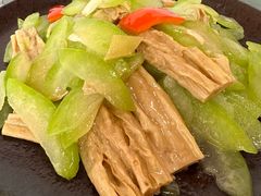 -何乡别院·中式农庄(姑婆山大道店)