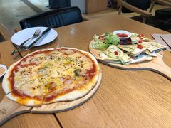 -文汇新民联合报业集团(上海报业大厦店)