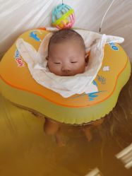 -欢乐悠游婴儿游泳(金碧花园店)