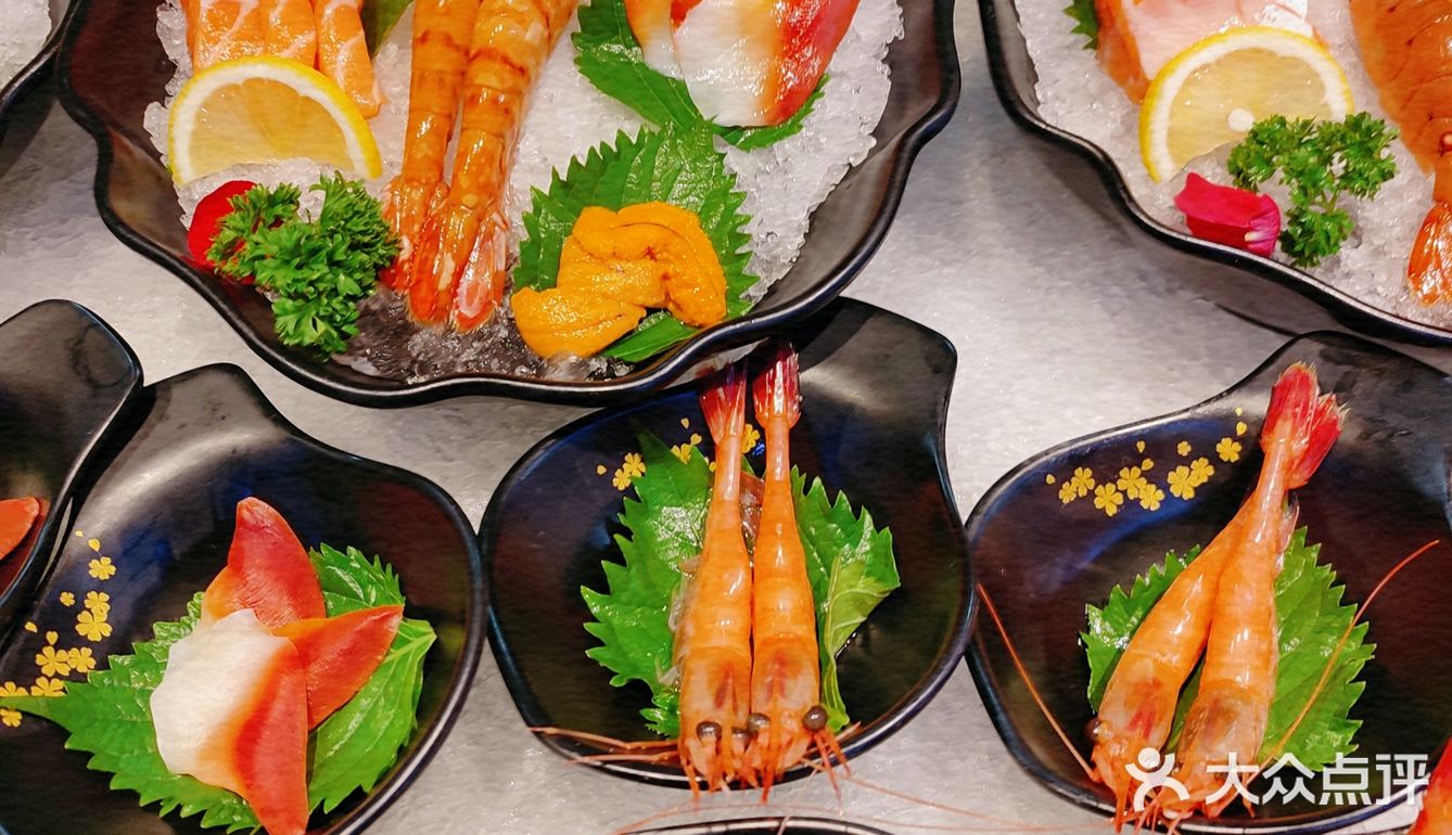 拔草[拔草]又一家海鲜自助新贵“采极鲜”[愉快]