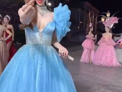 -金东尼人妖秀