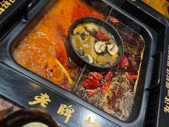 -老牌坊云南鱼豆花火锅(爱建店)