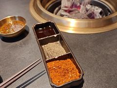 -铭牛烧肉·和牛海鲜自助(高新月牙湖店)