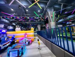 -反弹蹦床公园·亲子乐园·团建·派对(尚品奥莱店)