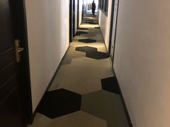 -拖板鞋咖啡旅行酒店(春熙路地铁站店)