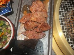 -铭牛烧肉·和牛海鲜自助(高新月牙湖店)