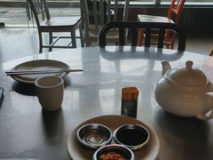 靠窗位-陈鹏鹏潮汕菜·卤鹅·海鲜·砂锅粥(益田假日店)