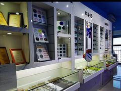 -提一眼镜·蔡司·依视路(小寨店)