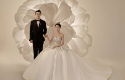 -喜爱高定婚纱摄影