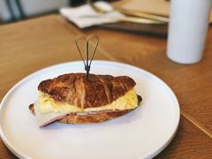 火腿鸡蛋牛角-大酉·M Coffee(北京美术馆店)