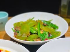 脆笋炒腊肉-鸡毛店·川菜(双楠店)