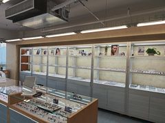 -无奔眼镜·蔡司·依视路授权店(朝阳大悦城店)