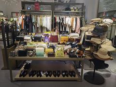 -URBAN REVIVO(北京斯普瑞斯奥特莱斯店)