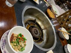 -茅草房·河畔园林火锅