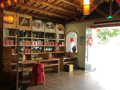 大堂-龙泉人椰子鸡.糟粕醋.海南菜(三亚旗舰店)